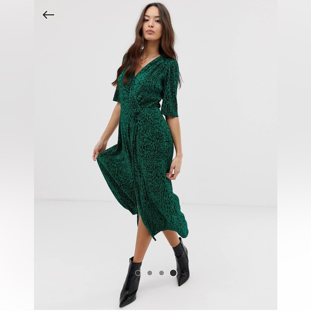 ASOS DESIGN Midi Plisse Dress - Picture 3 of 4